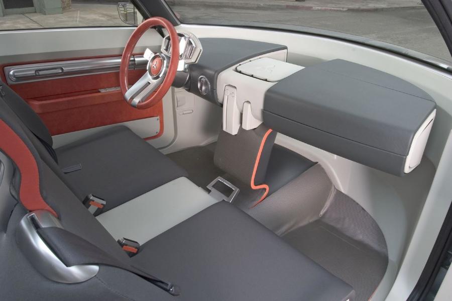  Mitsubishi Sport Truck Concept 2004 года  (фото 26 из 34)